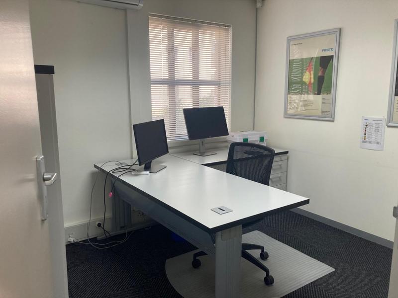 To Let Commercial Property for Rent in Newton Park Eastern Cape